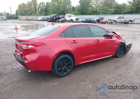 2021 Toyota Corolla Le z USA, uszkodzony, nr VIN JTDEPMAE1MJ174629